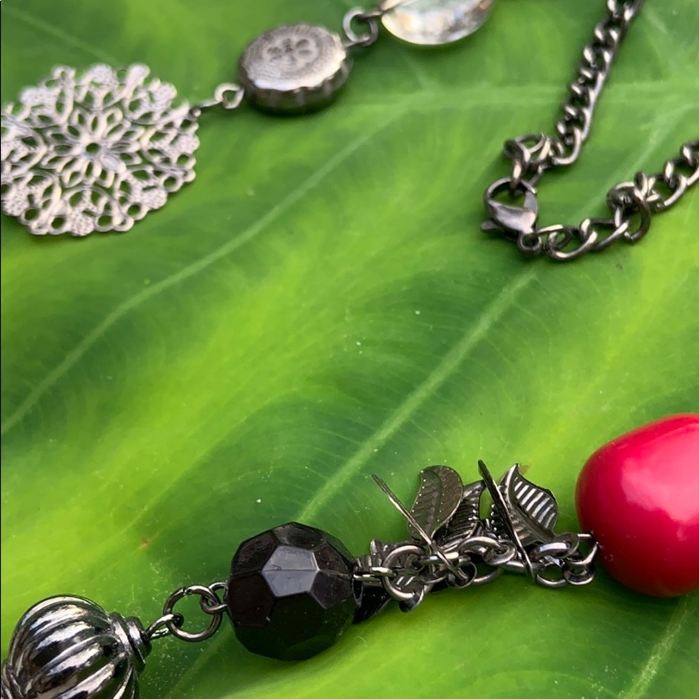 Beautiful Necklace - Picture 2 of 5